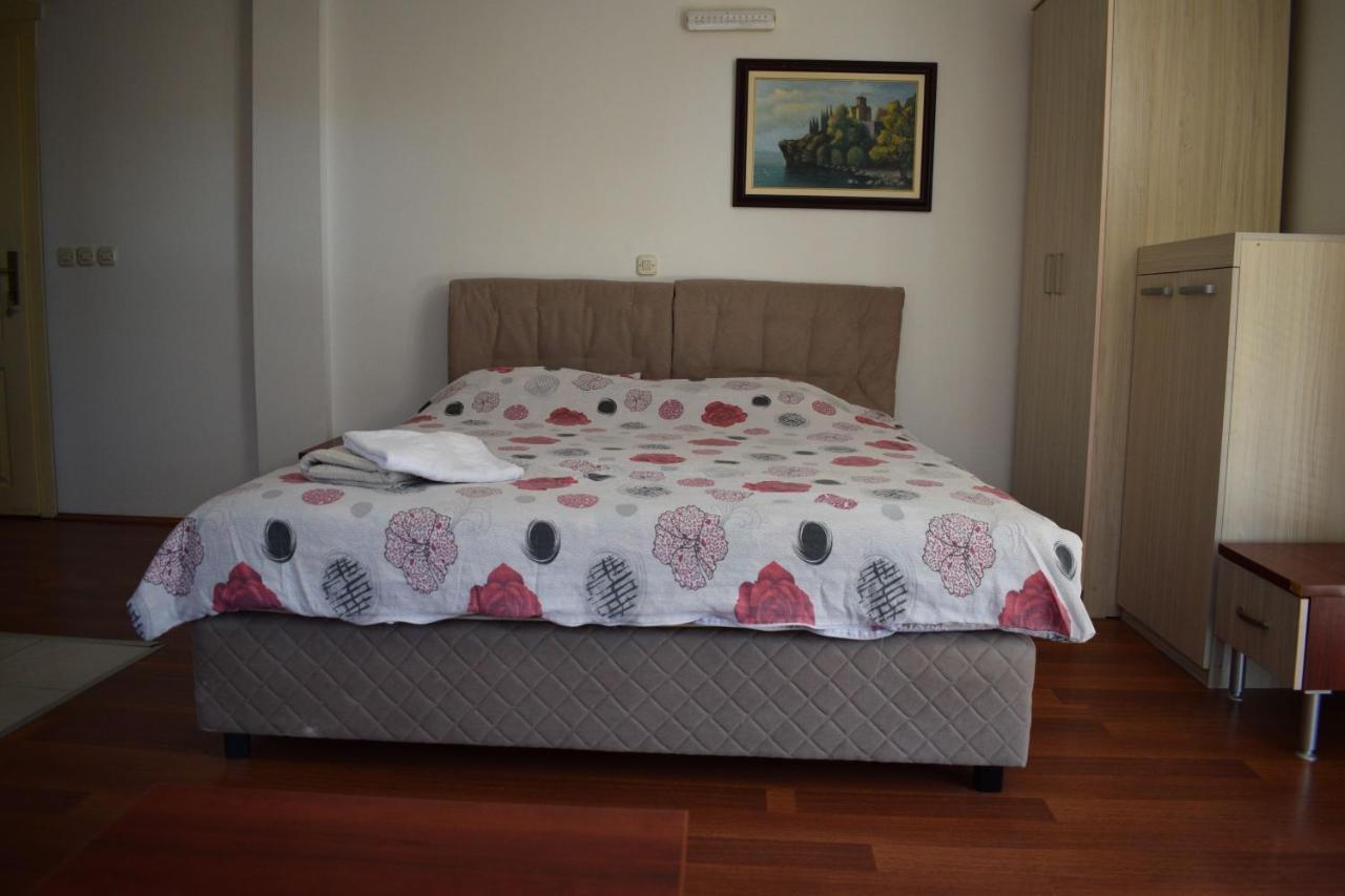 אוהריד Apartments Smakoski מראה חיצוני תמונה