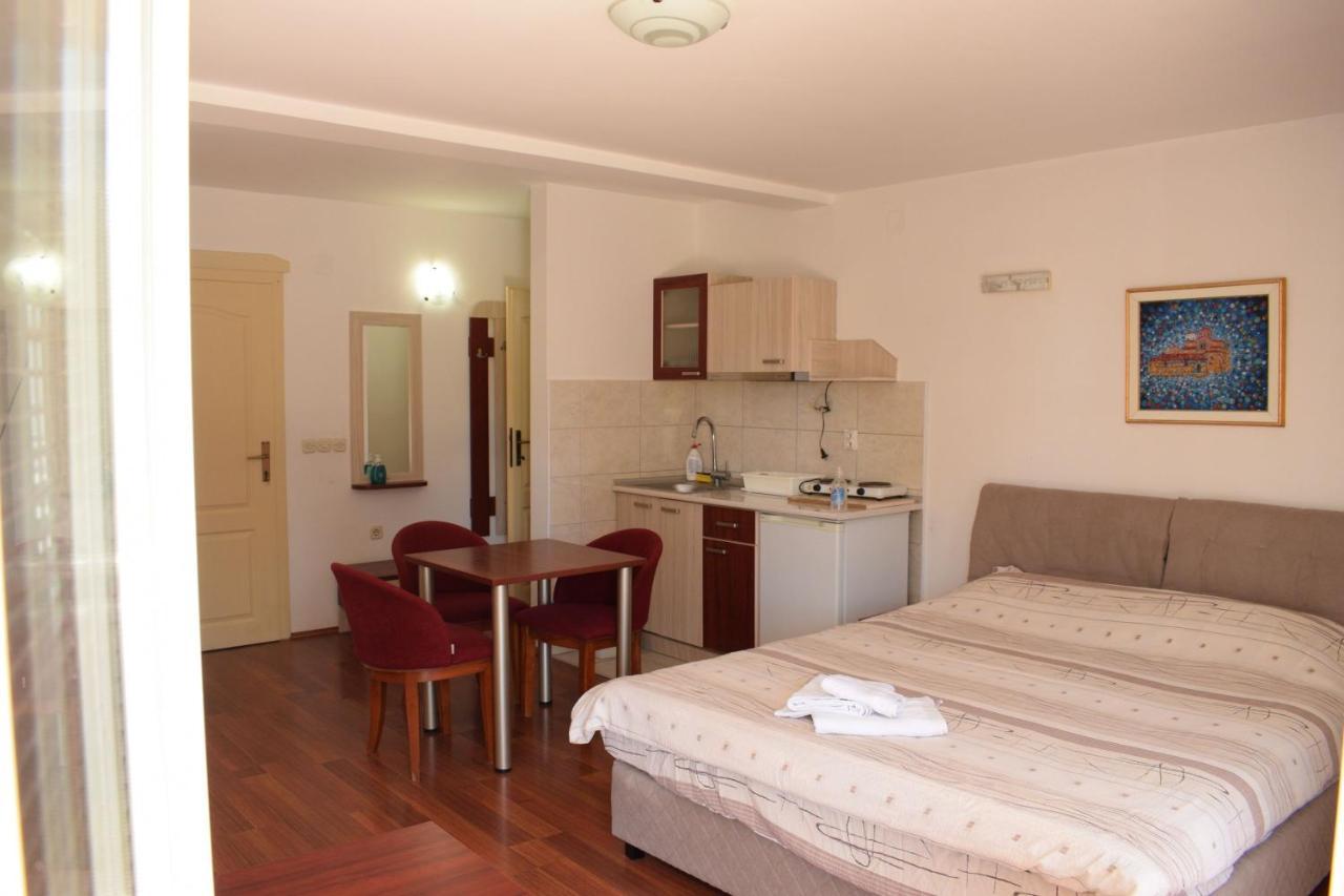 אוהריד Apartments Smakoski מראה חיצוני תמונה