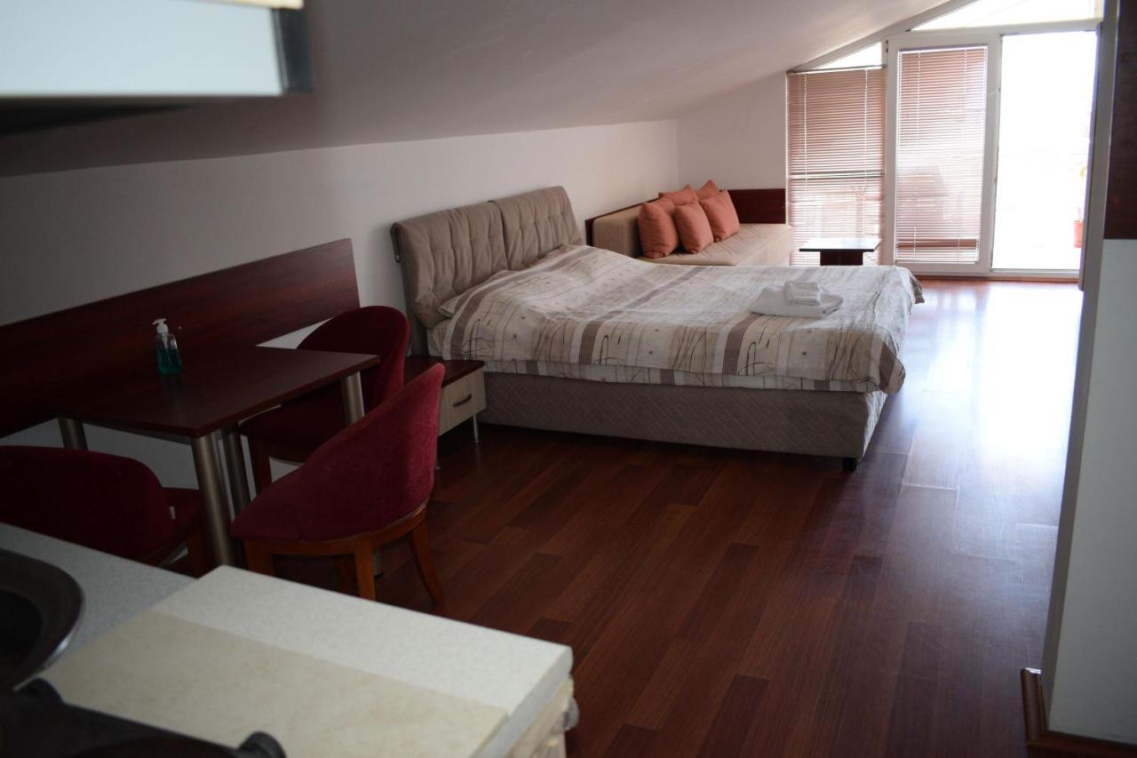 אוהריד Apartments Smakoski מראה חיצוני תמונה