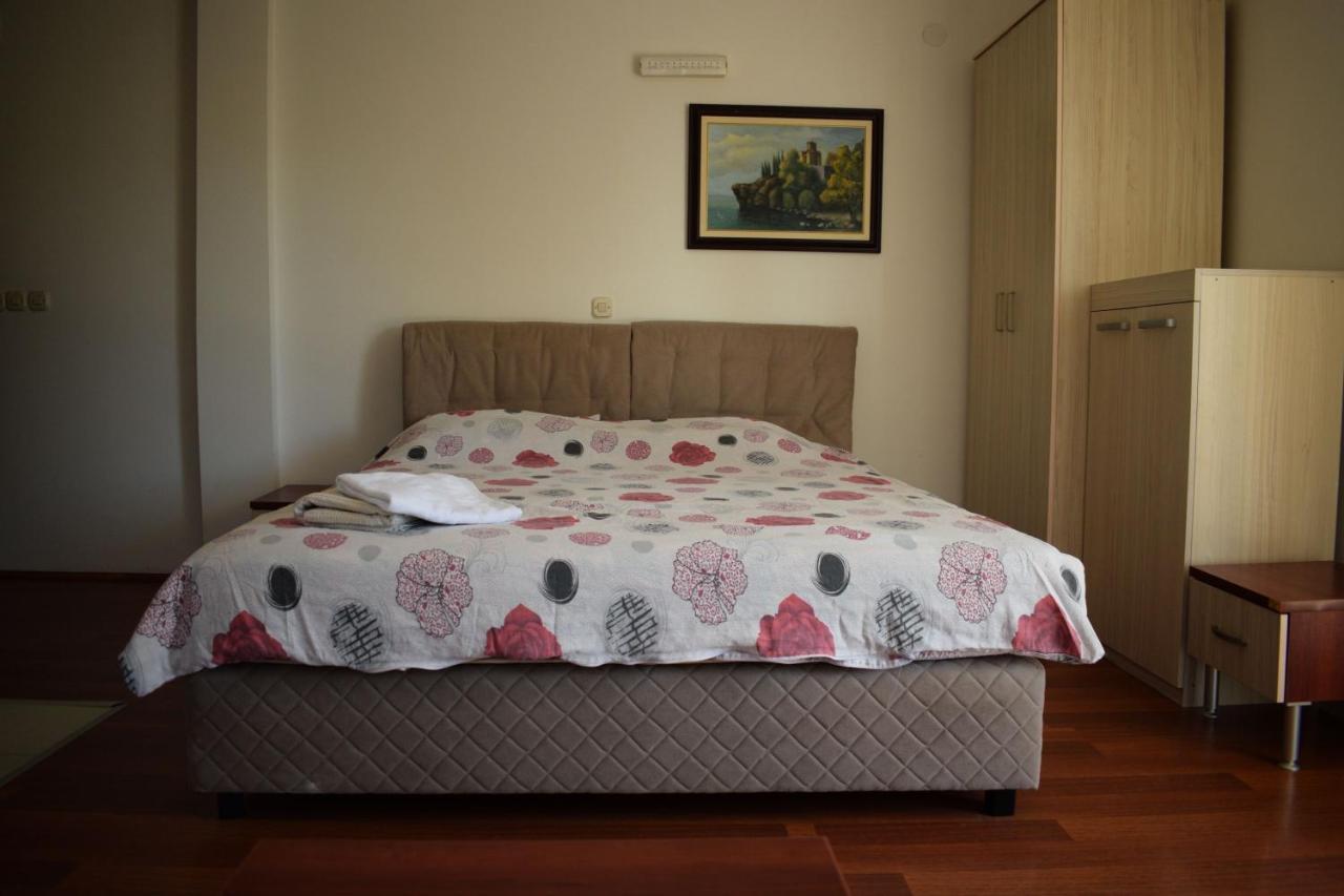 אוהריד Apartments Smakoski מראה חיצוני תמונה